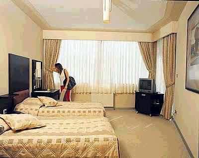 Capital Plaza 4*