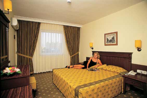 Royal Garden Hotel 4*