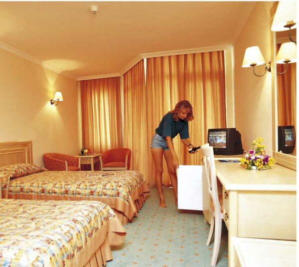 Kiris Alinda Beach Hotel 5*