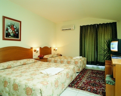 Sandy Beach 3*
